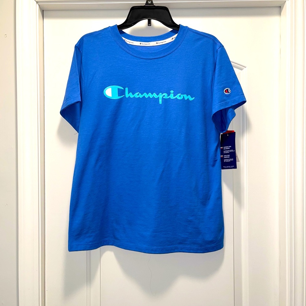 Champion classic T-shirt, NWT, standard fit, moisture wicking. Size Large